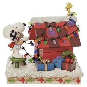 Enesco Jim Shore Peanuts Christmas Snoopy with Woodstock Decorating Dog House